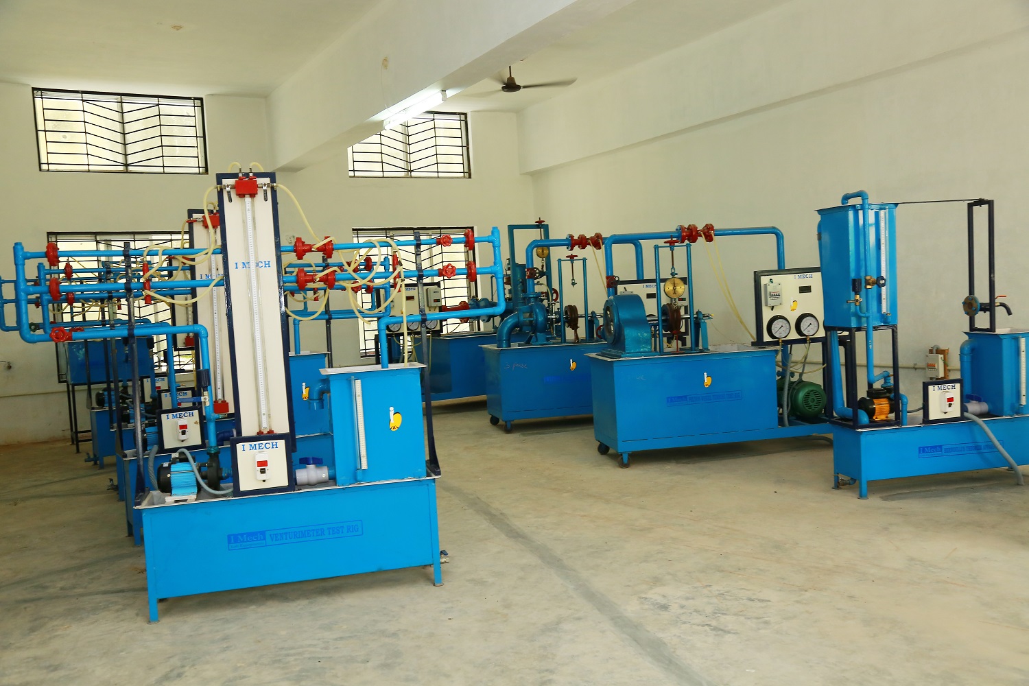 FLUID MECHANICS AND MACHINES LABORATORY